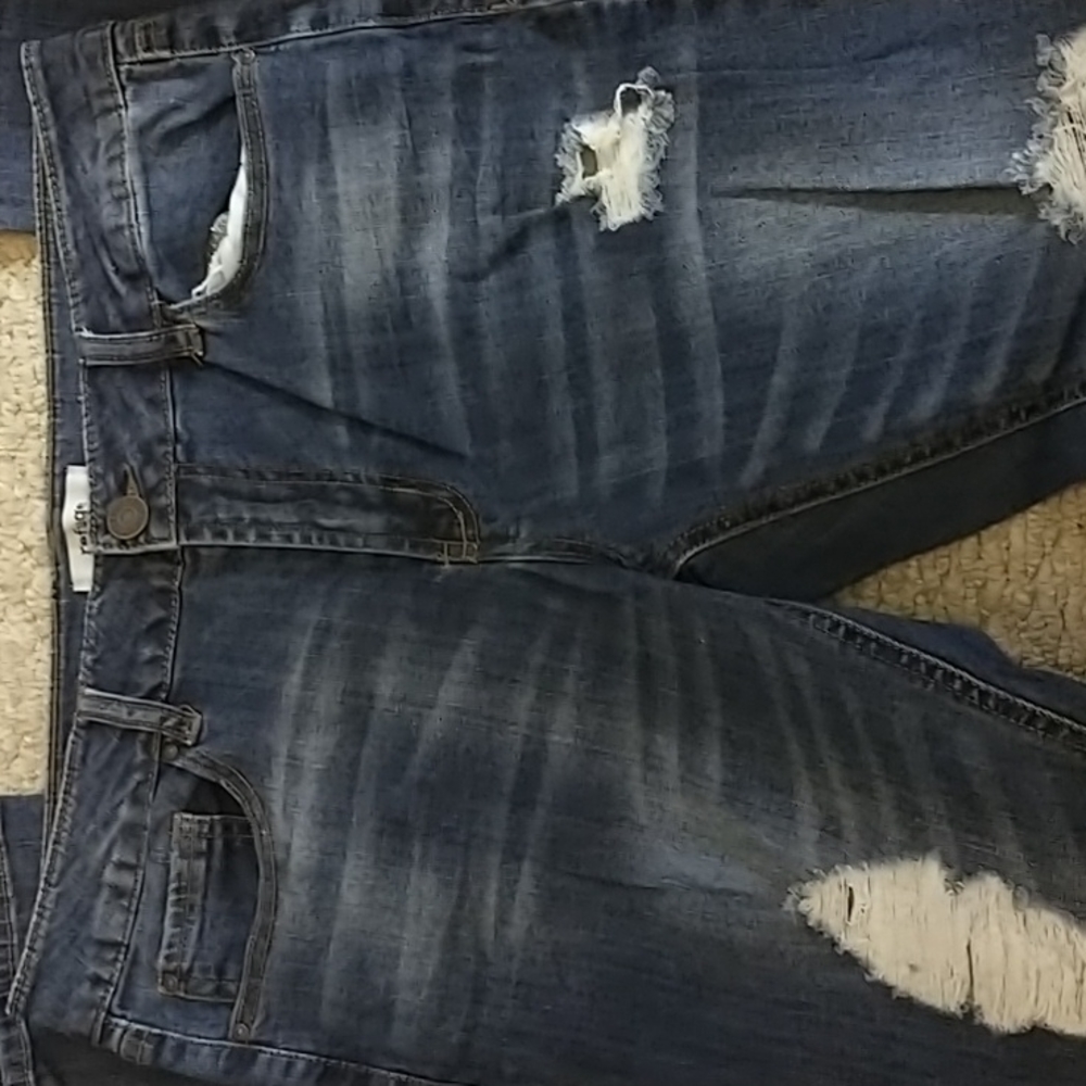 Refuge from Rue 21 distressed skinny jeans